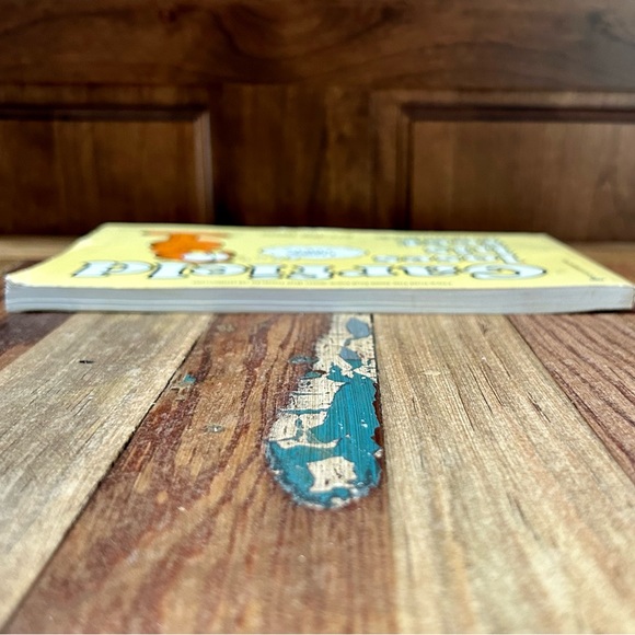 Garfield Paperback - Picture 5 of 7